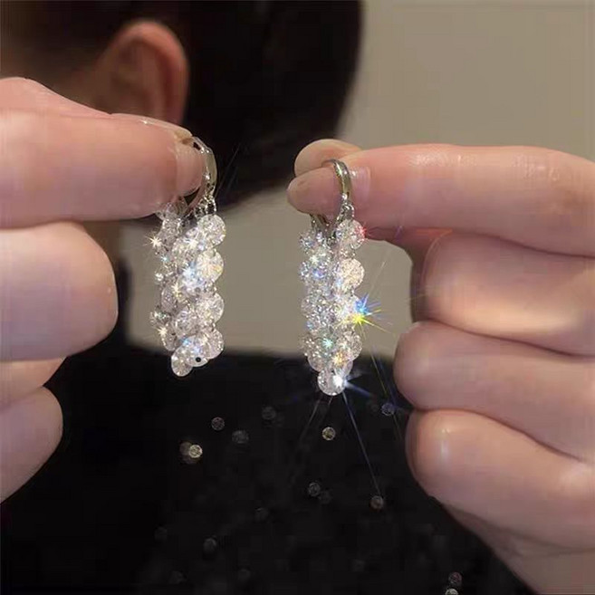 반짝 빛나는 다이아 폭포 클러스터 롱 드랍 지르콘 귀걸이