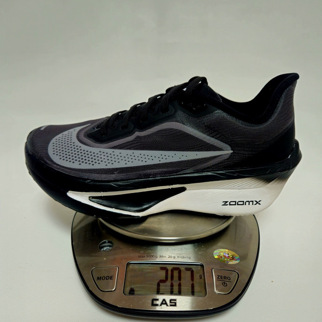 [국내 백화점 정품]여성용 나이키 런닝화 나이키 키높이 운동화 줌 플라이 6 블랙 라이트 스모크 그레이 조깅화+(국내 출고)