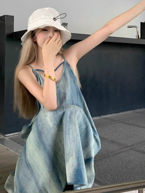 DFMEI 扎染吊帶連衣裙女夏季寬鬆慵懶風三亞海邊度假沙灘中長裙