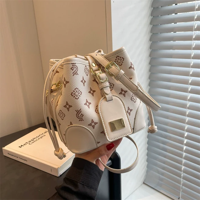 아디다스 크로스백 IX7331 PE AIRLINER 프리미엄 에어라이너백