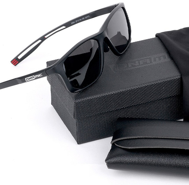 다이나믹 스포츠 선글라스 17g 초경량 흔들림없는 프레임 UV400편광렌즈 조절 코받침 러닝 라이딩 낚시 등산