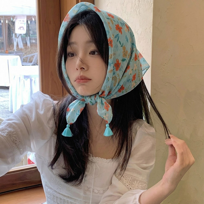 여성 벚꽃룩 반다나 태슬 헤어 두건 스카프 삼각 봄 여름 카페룩 여행 휴양지 코디 패션