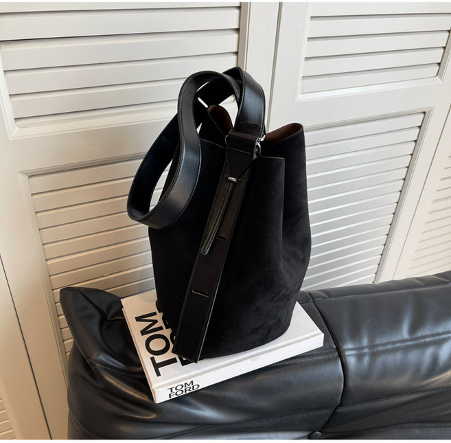 라코 고급감 스웨이드 버킷백 데일리 대용량 여성가방