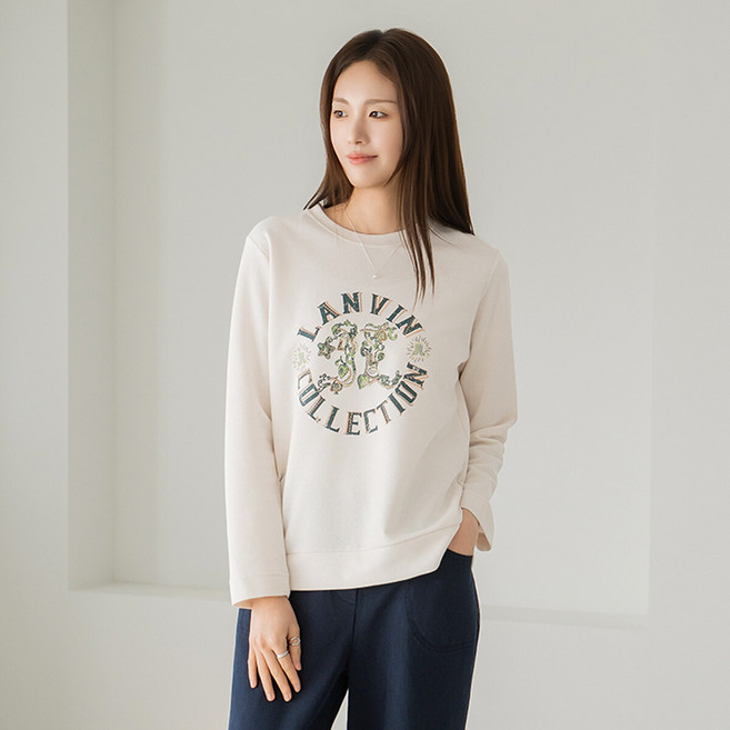 마담4060 엄마옷 마담4060 레터링자수라운드맨투맨 중년여성 데일리 티셔츠 -RTE2603028-