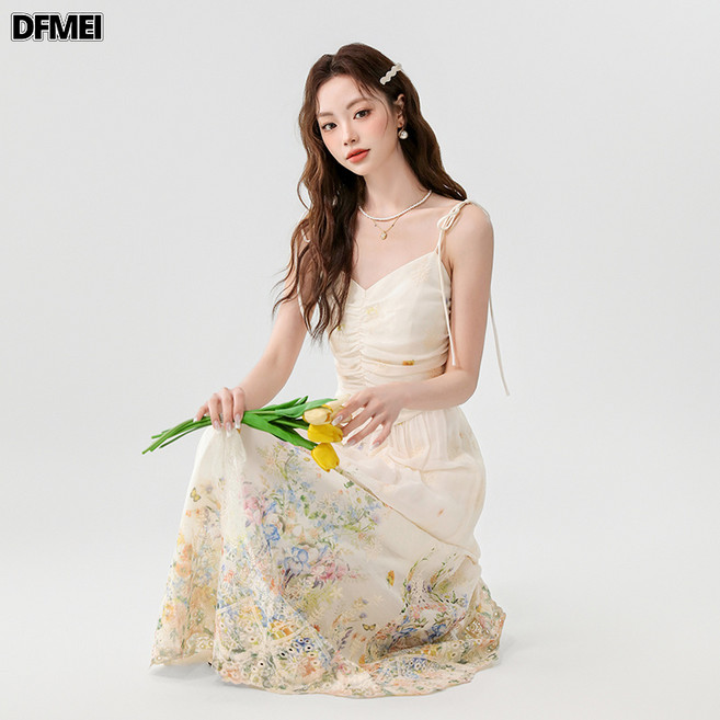 DFMEI 夏季新法式浪漫V領收腰顯瘦長款吊帶仙女裙