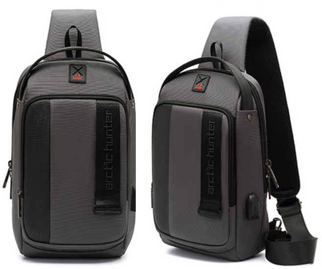 알틱헌터 기능성 USB 충전 포트 크로스백 슬링백 여행용 수납좋은 캐주얼 가방 B#AH142