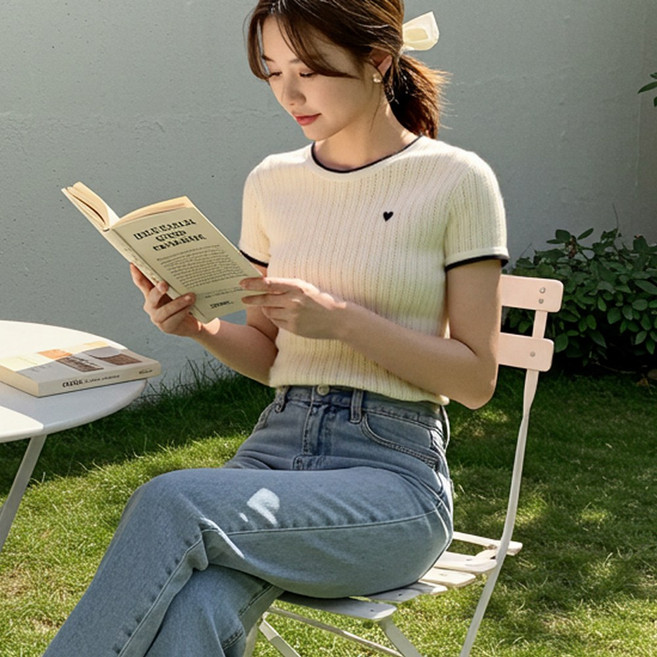 배색 하트 포인트 펀칭 반팔 니트 티 여성 라운드넥 티셔츠