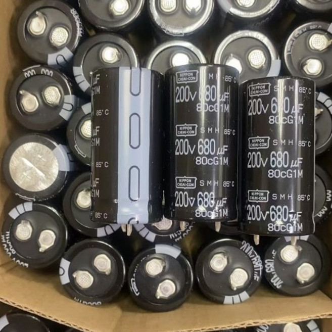 NIPPON CHEMICON 鋁質電解電容器 680uF 200V 牛角電容, 1個