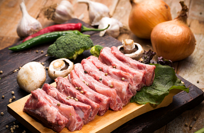 [레드피그]당일 작업해 신선한 1등급 등갈비 1kg 구이용 바베큐용 HACCP인증, 쪽갈비 1kg(덩어리), 1개