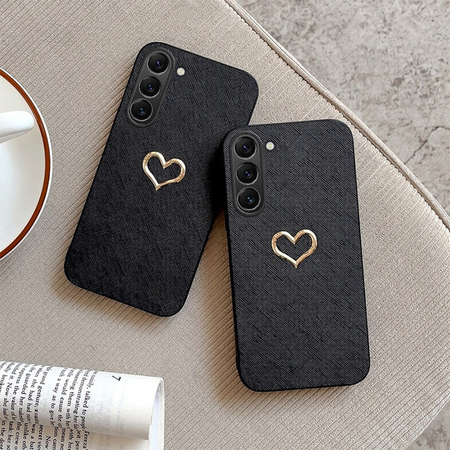 case&co 심플 블랙 가죽 골드 하트 카메라보호 커플 케이스