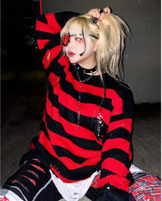 [남녀공용] 스트라이프 데미지 니트