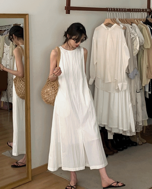 루어스룸 마들렌 라운드넥 나시 민소매 바스락 플레어 롱 원피스