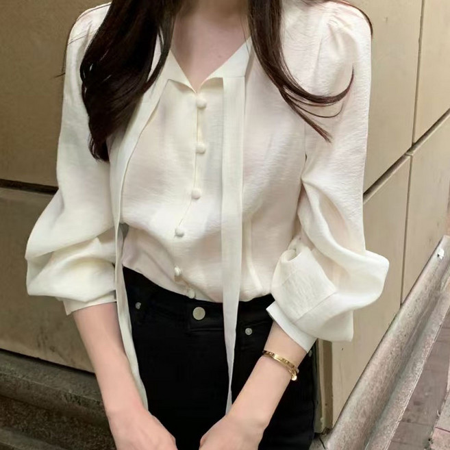 지니우우 J0233A 콩단추 넥리본끈 포인트 블라우스