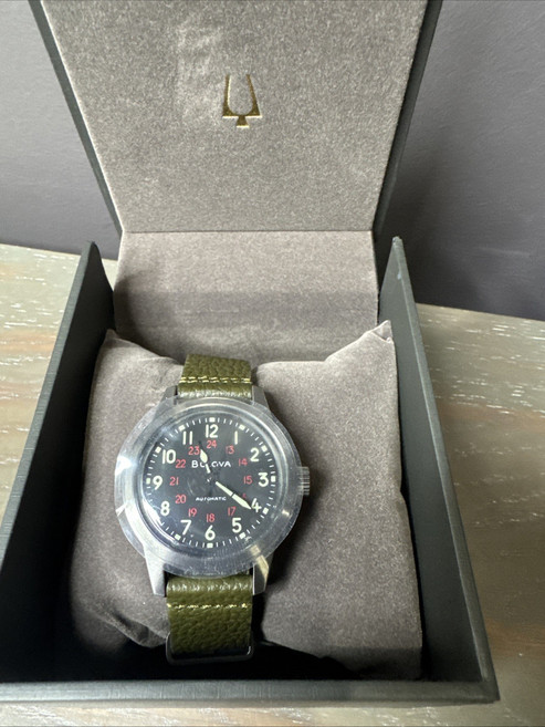 [Bulova] 부로바 해크 38mm 블랙 다이얼 가죽 스트랩 남성용 시계 오토매틱 98A255