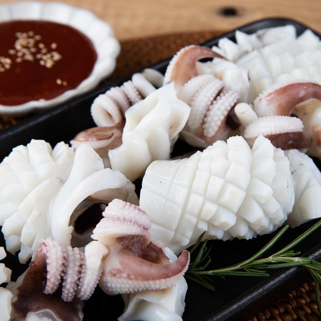 국내산 손질 중형 갑오징어 2kg 10-20미 내외, 1개