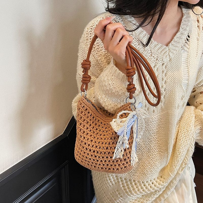 手工編織包包 女 夏 森系 時尚 單肩包 斜挎 沙灘包, 1個, 卡其色帶珠子掛件
