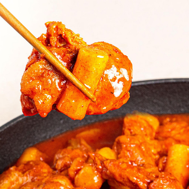 홍익상회 홍익 춘천 닭갈비 떡볶이 밀키트 매운 캠핑 음식 맛집, 2개, 900g