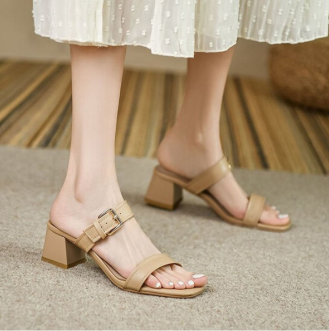 플라이슈 여성 벨트 장식 스트랩 펌프스힐 5cm 슬리퍼 샌들 8195