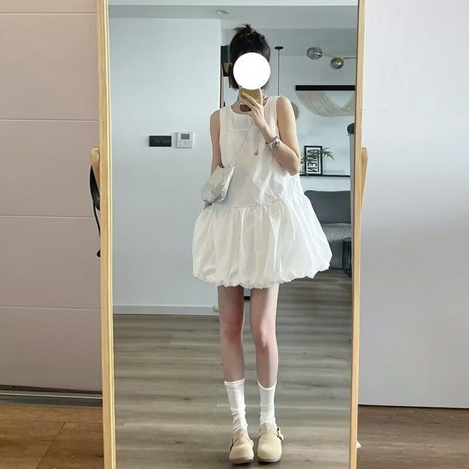 小黑裙 短袖連衣裙 短袖洋裝 仙女裙 黑色洋装 法式洋装 晚禮服 赫本風黑色無袖連衣裙女夏季小個子氣質短裙, 白色[有內里+隱形拉煉],S 40.0 - 45.0kg
