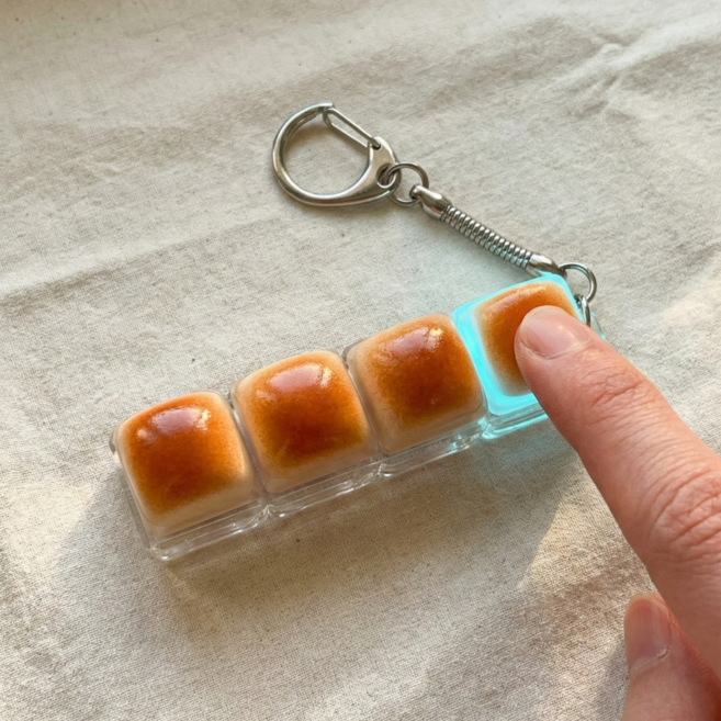 후니데일리 LED 모닝빵 키캡 키링 딸깍이 클리커 청축 키보드키링 열쇠고리, 1개, 4구 직선형