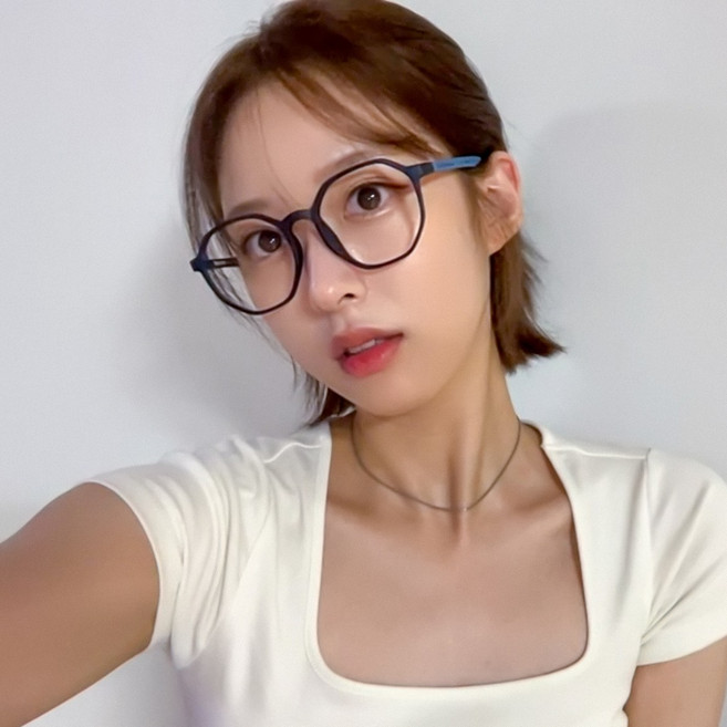 깃털처럼 가벼운 뿔테 7g 안경테