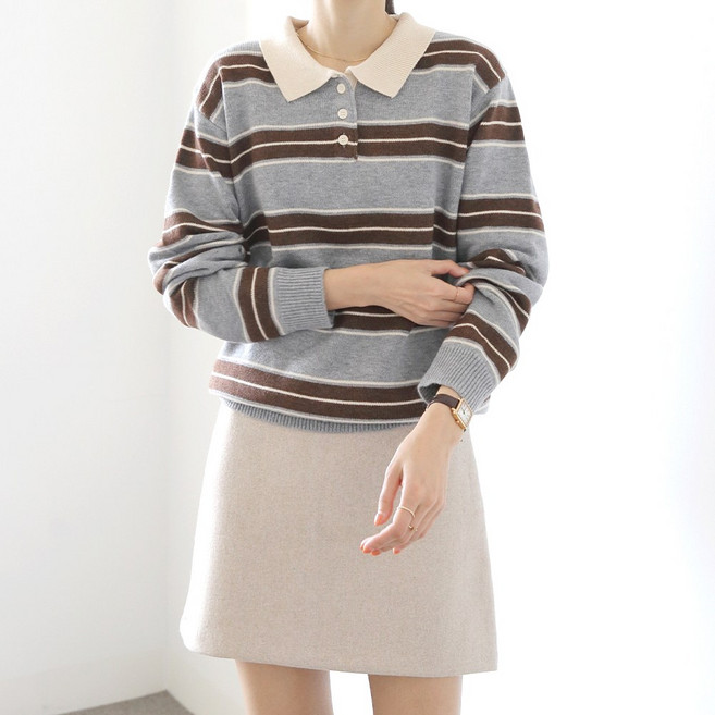 제니트 여성 캐주얼 프레피룩 배색 단가라 루즈핏 단추 카라넥 니트웨어