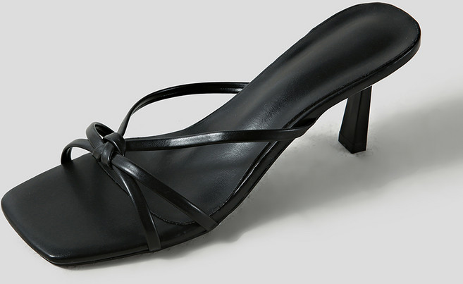 로메아 꼬임 스트랩 쪼리 뮬 샌들(8cm)