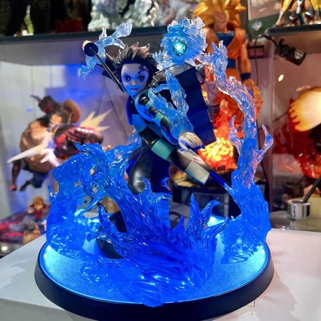 SEGA 鬼滅之刃 炭治郎 SPM 公仔, 1個, 燈座發光(水龍咆哮/藍光-版本3）,含公仔(附正版附盒)