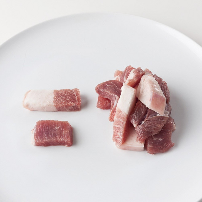 버크셔K 지리산 흑돼지 뒷다리살 제육볶음용 찌개용 돼지고기, 1kg, 1개