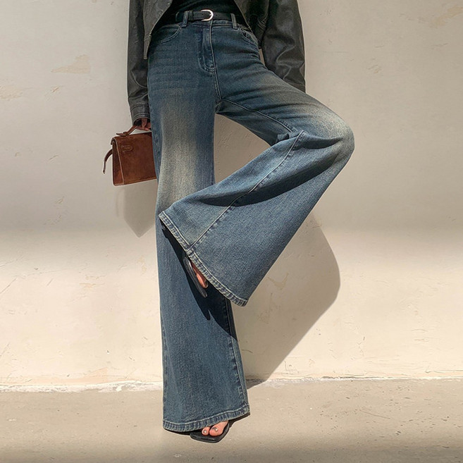 러우 여성 청바지 클래식 워싱 세미 롱 와이드 부츠컷 데님 팬츠