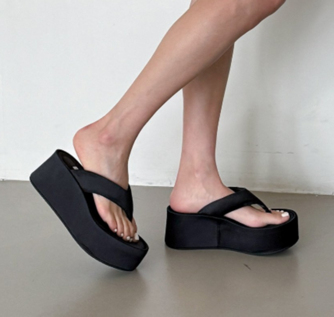 여름 7센치 통굽 웨지 쪼리 슬리퍼 뮬