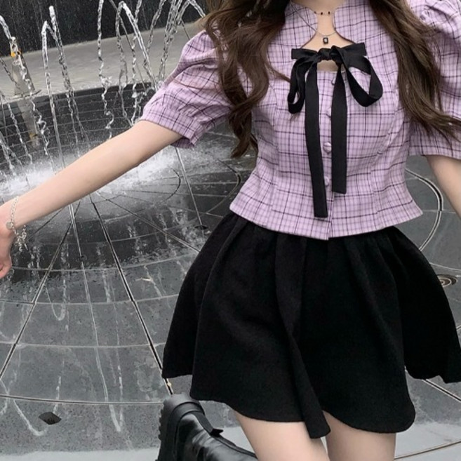 격자 무늬 버블 슬리브 셔츠 디자인 감각 틈새 여름 202 새로운 서양식 나이 감소 세련된 짧은 탑 옷