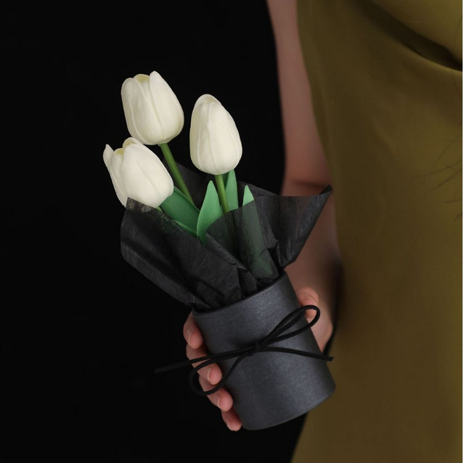 仿真鬱金香手工花束 PU材質 永生花 伴手禮 小花束, 白花+黑桶（含手提袋不含燈串）