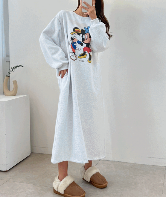 도톰 기모 (디즈니 정품) 미키 미니 마우스 벌룬 오버핏 롱 원피스 2color