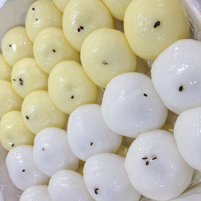 기정떡 잔기지떡 술떡 답례떡 흰색반 옥수수반, 50개, 30g