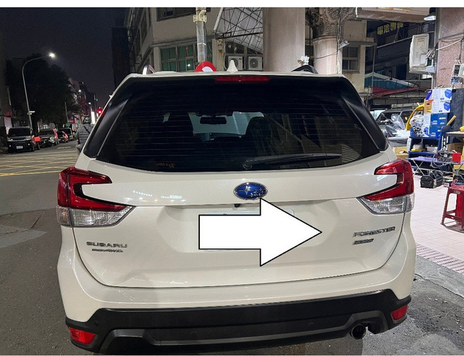 白色速霸陸FORESTER汽車電池更換：國際牌 PANASONIC Q100, 1個