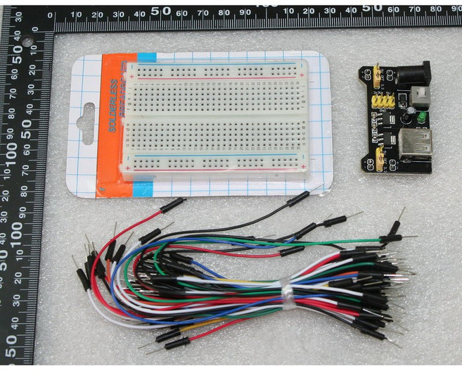 【AI電子】Arduino 830孔麵包板套裝：含電源模組、65條連接線及紮線帶 快速搭建電路 安全可靠, 1個