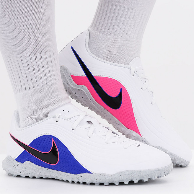 나이키 주니어 멀티그라운드용 로우탑 클리트 축구화 천연잔디 인조잔디 아동 FG/MG 축구신발