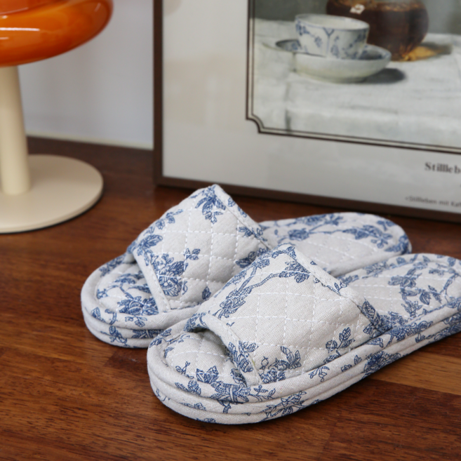 모먼트비 프리미엄 세탁가능한 3중 3겹 쿠션 누빔 퀼팅 층간소음방지 미끄럼방지 거실 코튼 플라워 체리 실내화 슬리퍼