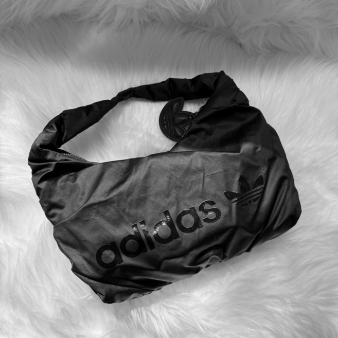 [국내매장판] 아디다스 새틴 숄더백 스몰 블랙 adidas 여성 데일리 가방