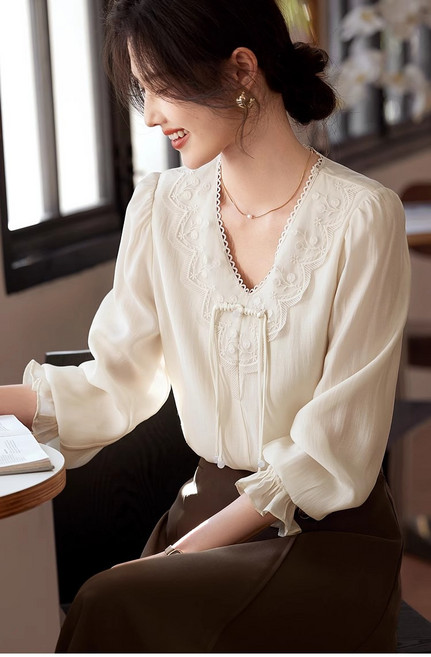 XWI/흔미브이 커프스 블라우스 여성봄 우아하고 스타일리쉬한 레이스 자수 탑