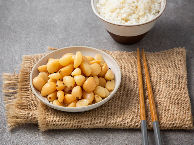 HACCP 국내생산 밑반찬 알마늘 절임 1KG, 1개