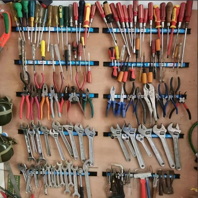 커버원 강력한 자석 미끄럼 방지 벽걸이 도구 거치대, 1세트, 자석 공구걸이1p+나사4p+칼브릭4p+고정브라켓2p