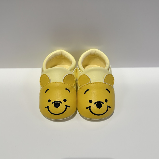 디즈니베이비 야탑NC점 귀여운 푸우 보행기화 입니다~~ 너무 가볍고 말랑말랑 양말 수준으로 가벼워요~~!!