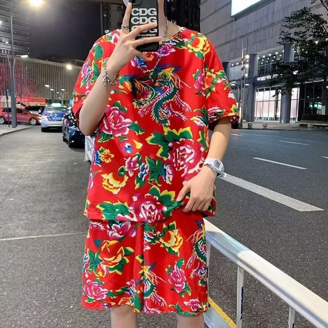 東北大花布短袖短褲T恤：搞怪民族風 寬鬆舒適