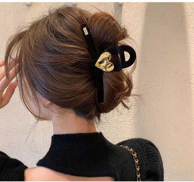 기쁘미네 벨벳 하트 올림머리 집게핀