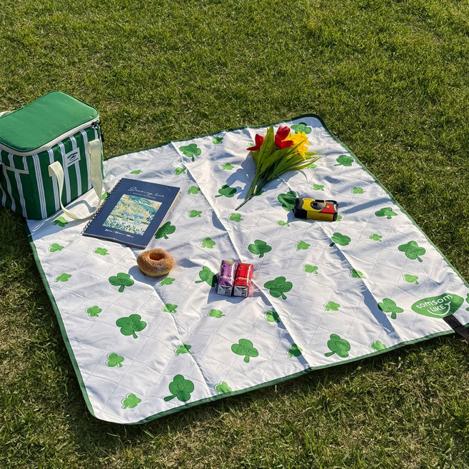 솜솜라이크 푹신한 1인용 돗자리 미니 방수 피크닉 매트, 클로버