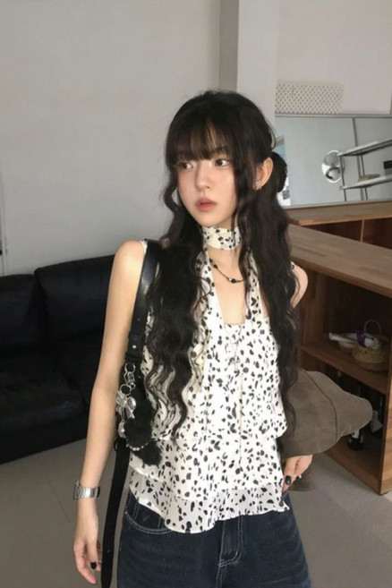 해피유통 표범 무늬 플레어 민소매 탑