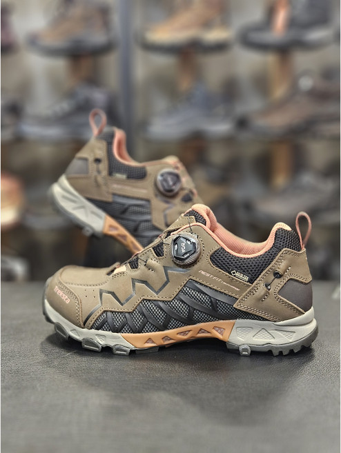 트렉스타 동아쇼핑 코브라서라운드110**초특가** (100%방수)고어텍스 (브라운) 발바닥 아치를 지탱해주고 발목을 360도 잡아주는 완전방수 땀배출 되는 트레킹 경등산화