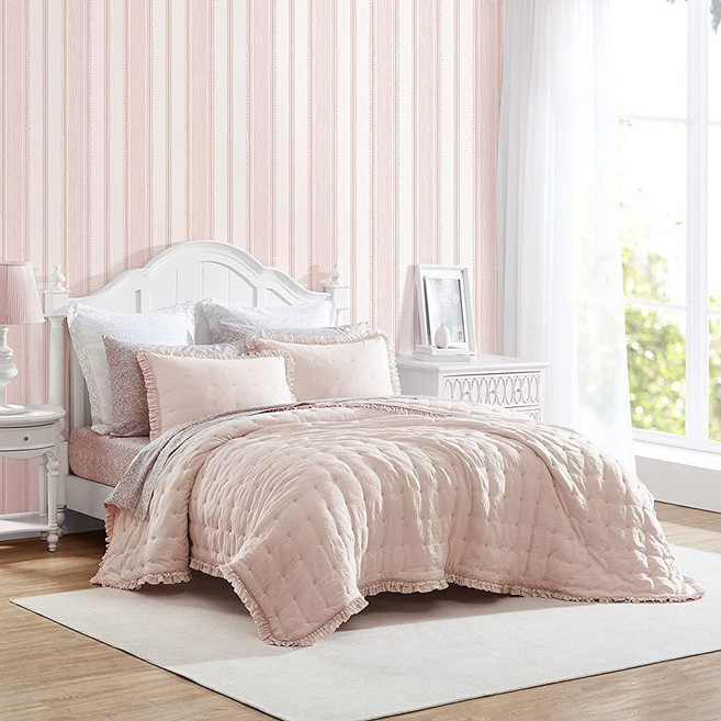 Laura Ashley - 트윈 퀼트 세트 샴 포함 양면 침구 세트 사계절용 농가 홈 데코 (헤일리 핑크 트윈)